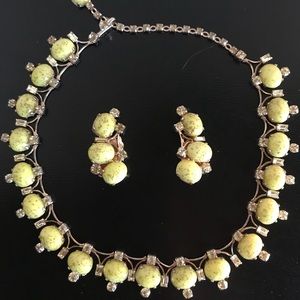 Vintage 2 piece necklace and earring set